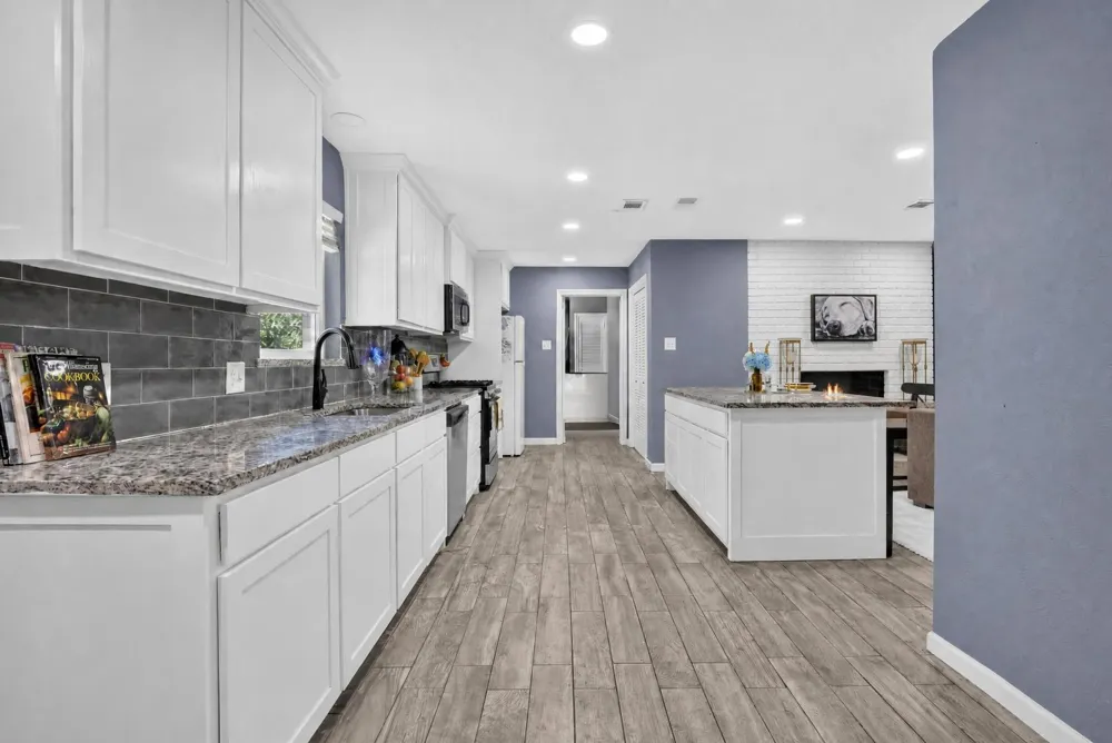 8117 Rush Street Benbrook, TX 76116