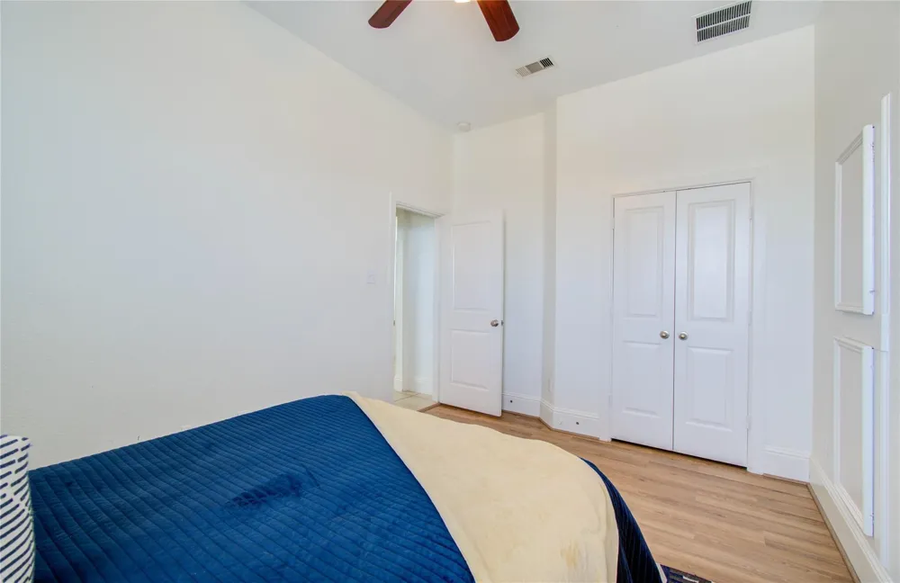 1035 Rollover Circle Gilchrist, TX 77617