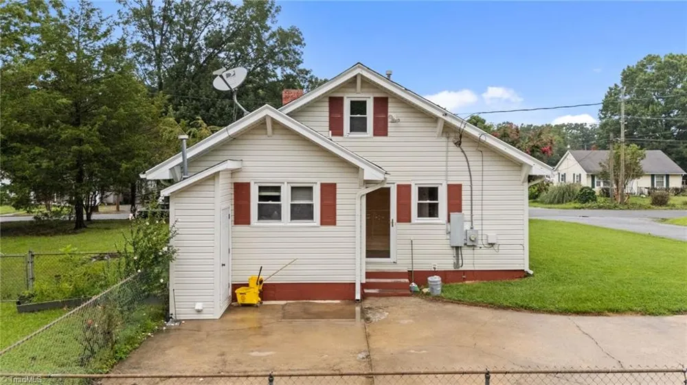 217 Moon Street Thomasville, NC 27360