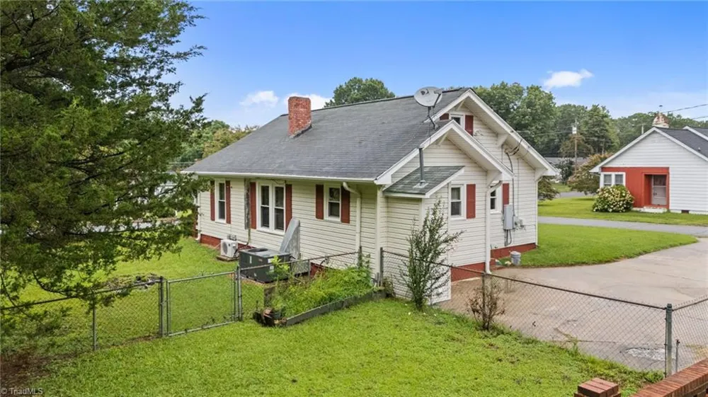 217 Moon Street Thomasville, NC 27360
