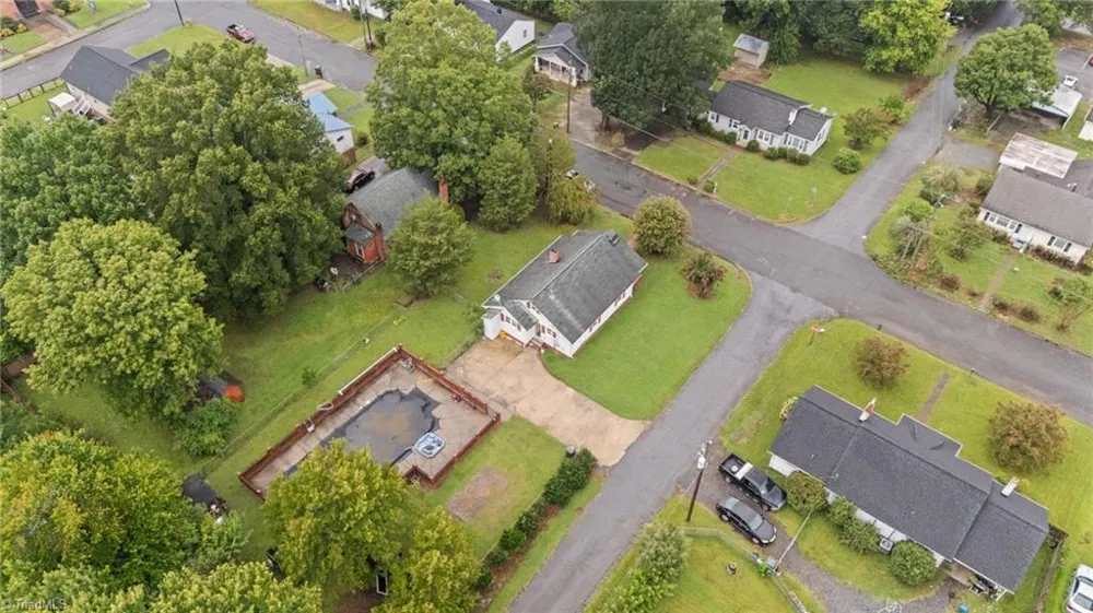 217 Moon Street Thomasville, NC 27360