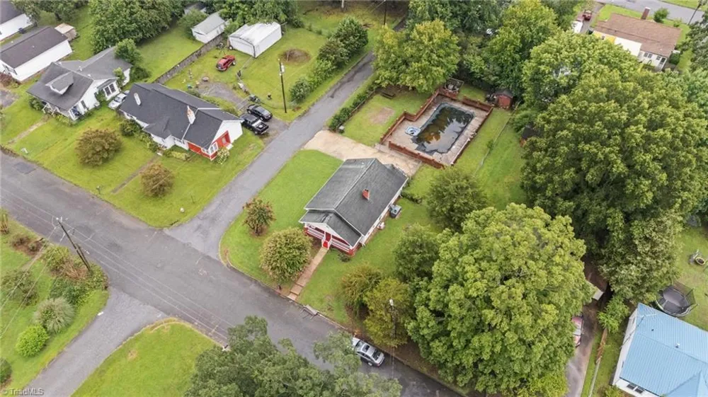 217 Moon Street Thomasville, NC 27360