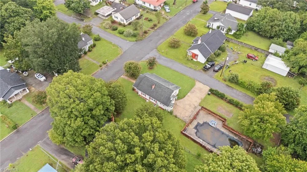 217 Moon Street Thomasville, NC 27360