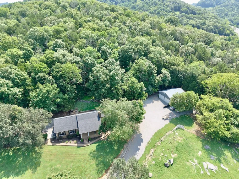 7474 Nashville Hwy Dowelltown, TN 37059