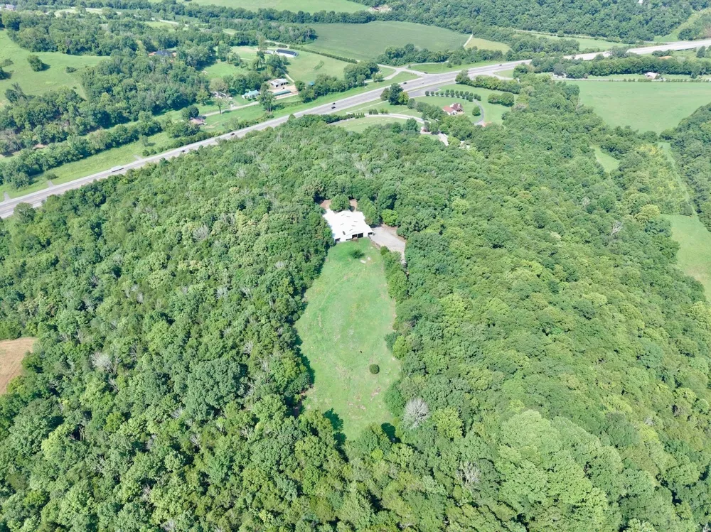7474 Nashville Hwy Dowelltown, TN 37059