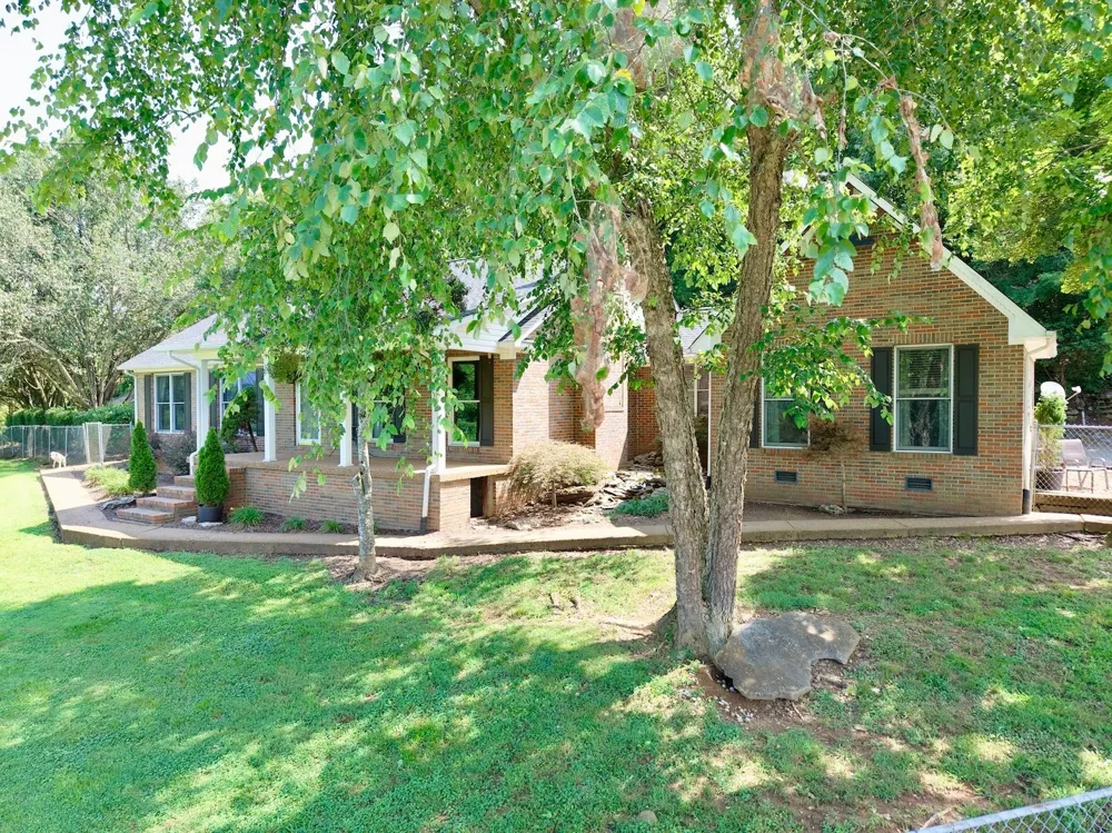 7474 Nashville Hwy Dowelltown, TN 37059