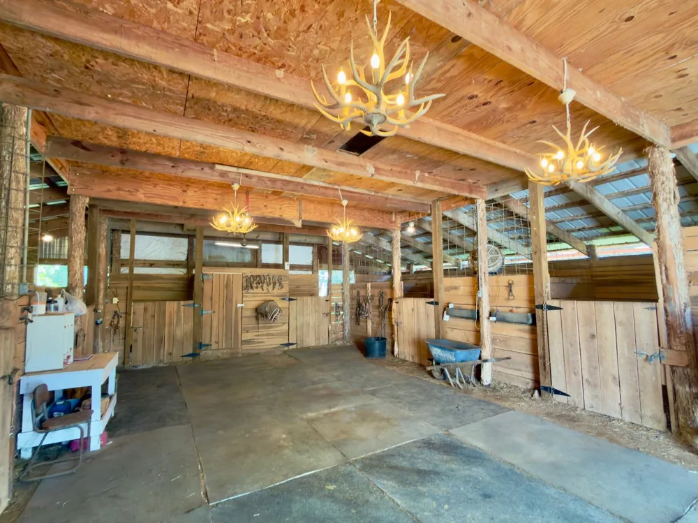 7474 Nashville Hwy Dowelltown, TN 37059