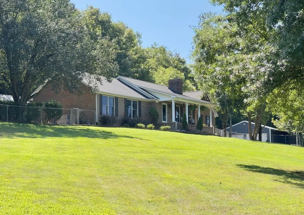 7474 Nashville Hwy Dowelltown, TN 37059