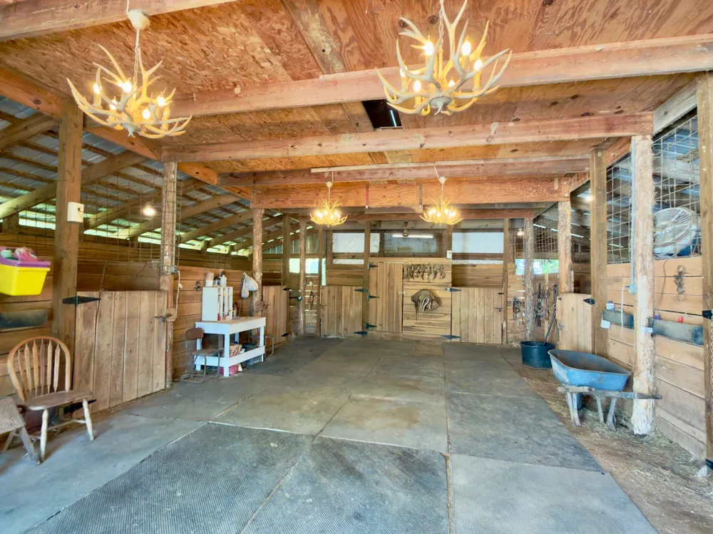 7474 Nashville Hwy Dowelltown, TN 37059