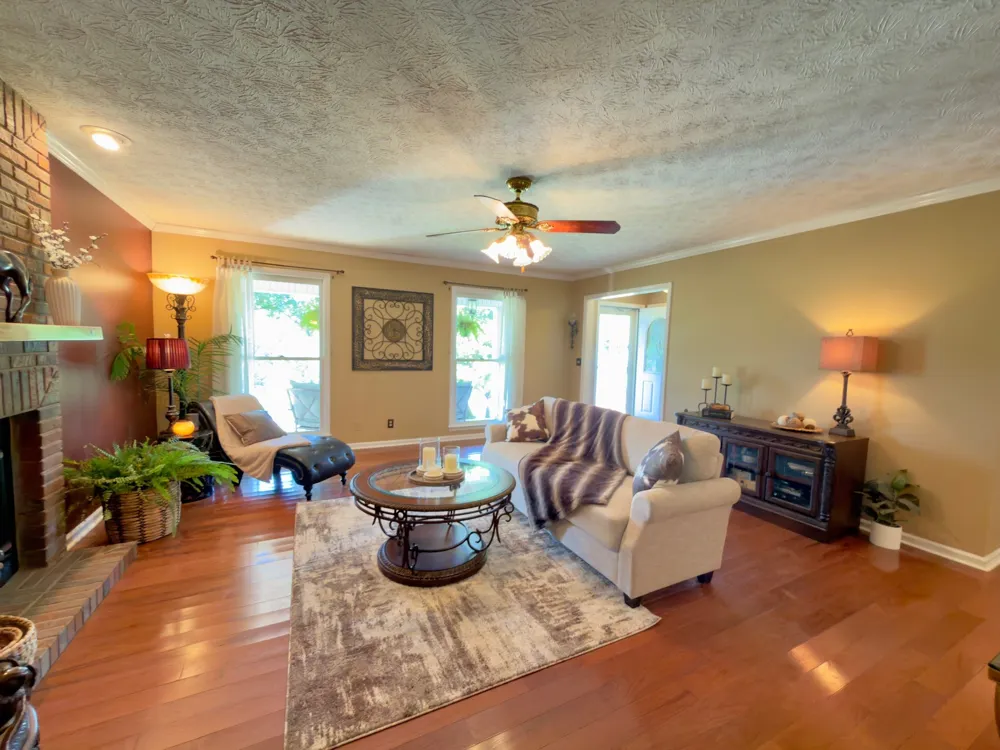 7474 Nashville Hwy Dowelltown, TN 37059