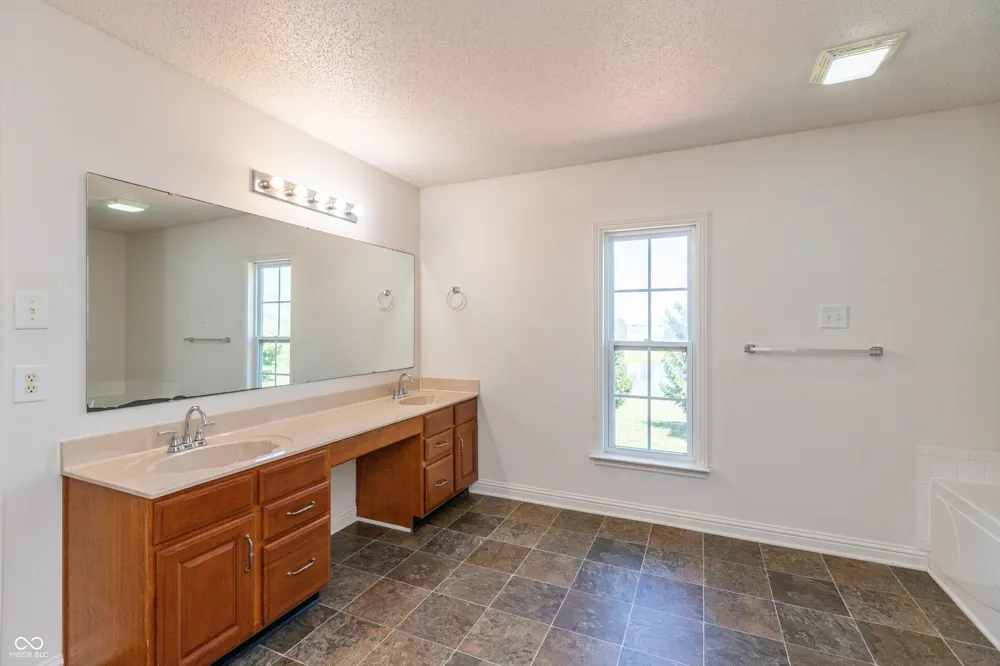 6757 Eastland Drive Brownsburg, IN 46112