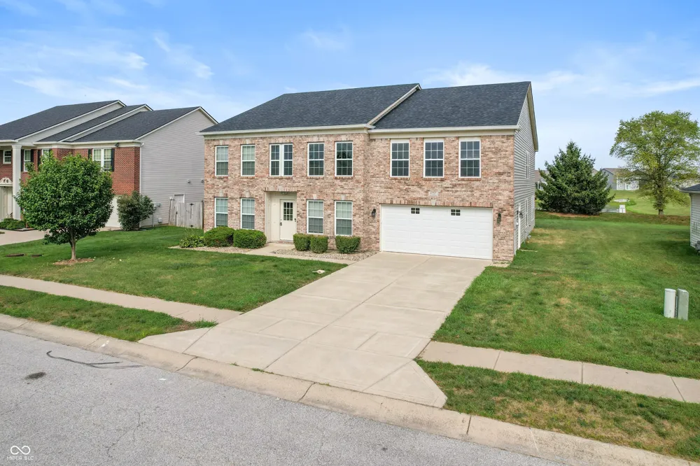 6757 Eastland Drive Brownsburg, IN 46112