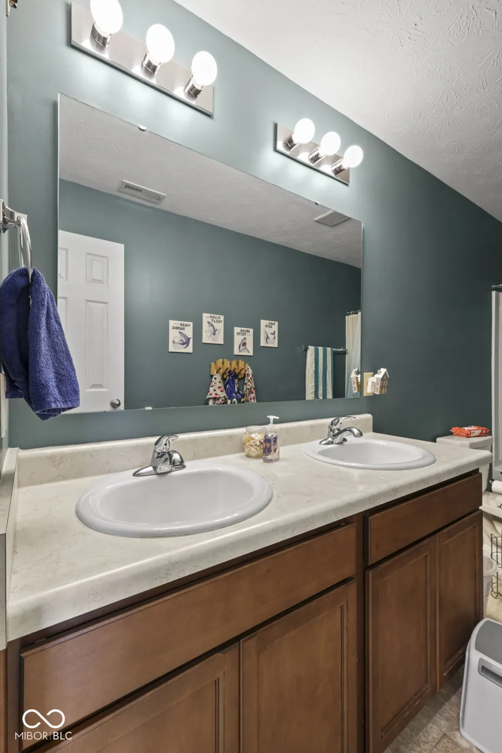 2422 Montezuma Express Drive Greenfield, IN 46140