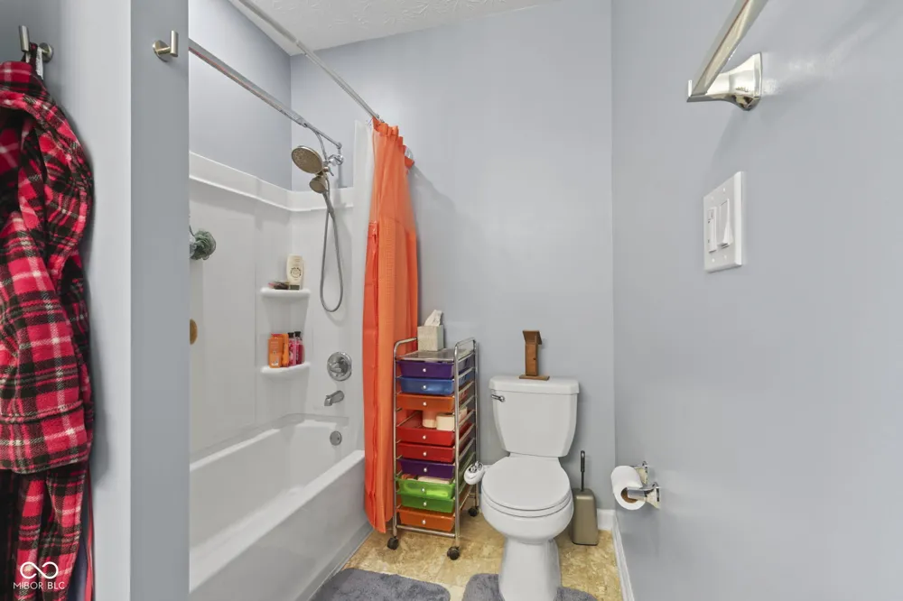 2422 Montezuma Express Drive Greenfield, IN 46140
