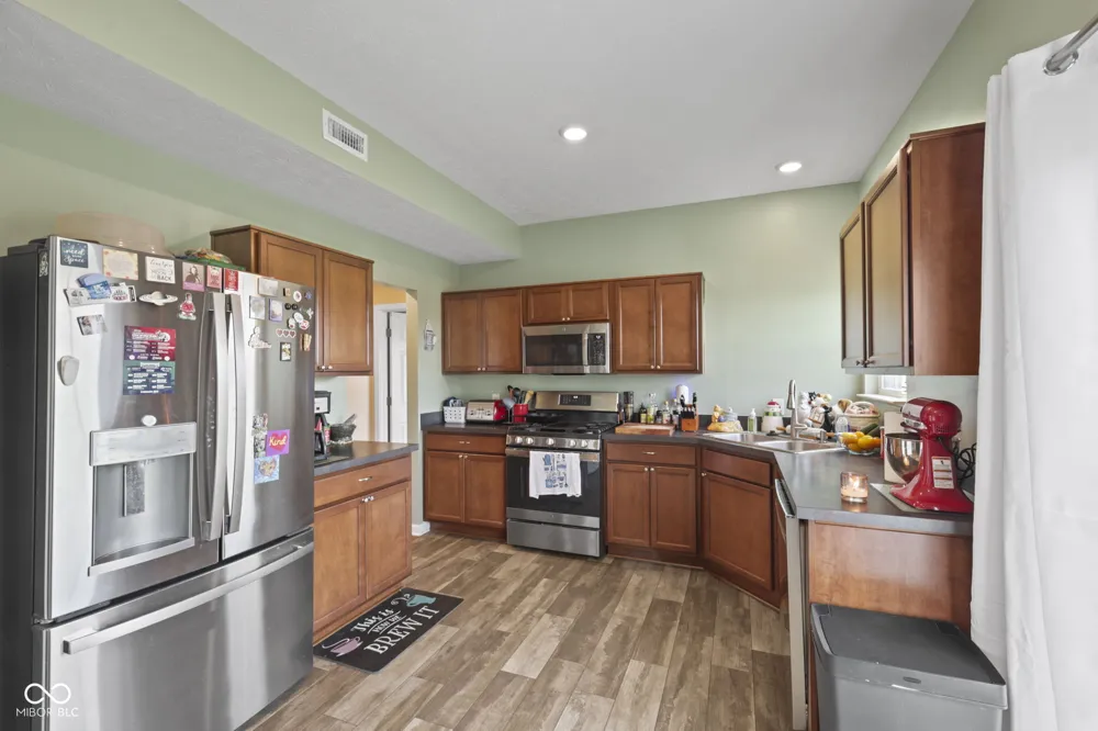 2422 Montezuma Express Drive Greenfield, IN 46140