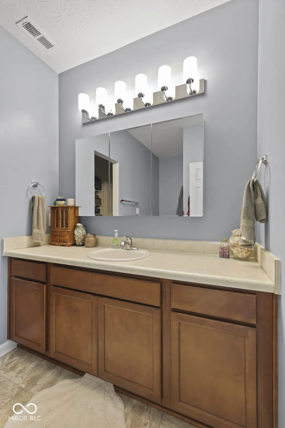 2422 Montezuma Express Drive Greenfield, IN 46140