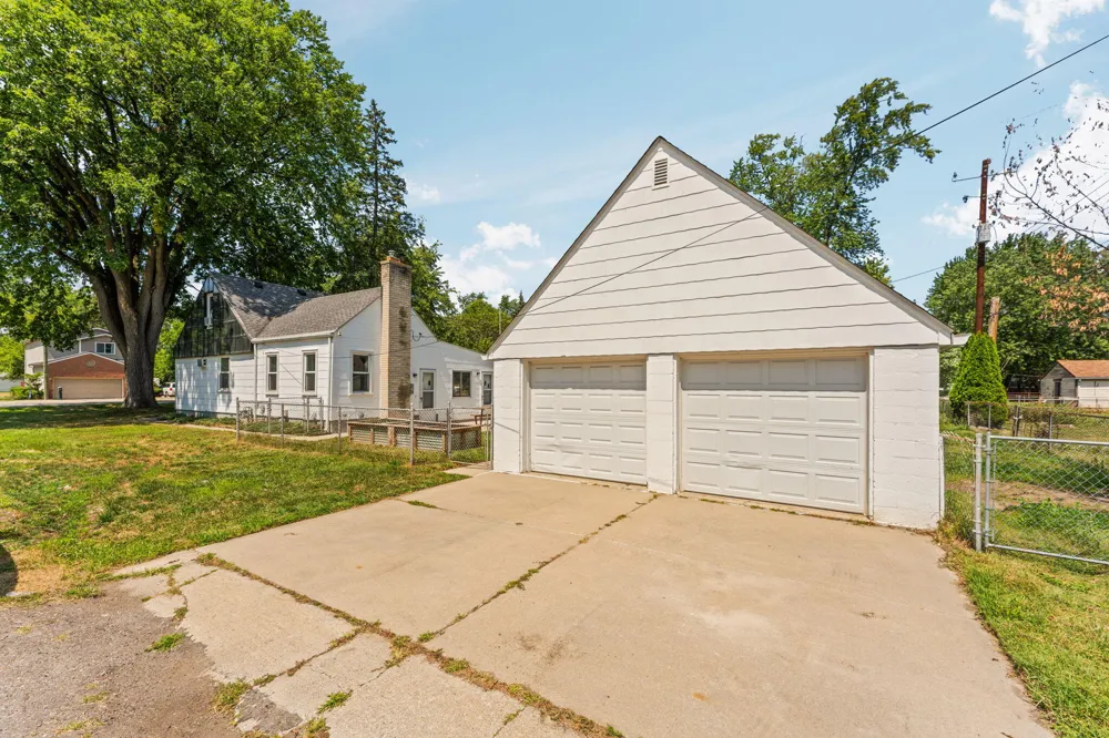 20402 Inkster Road Redford, MI 48240