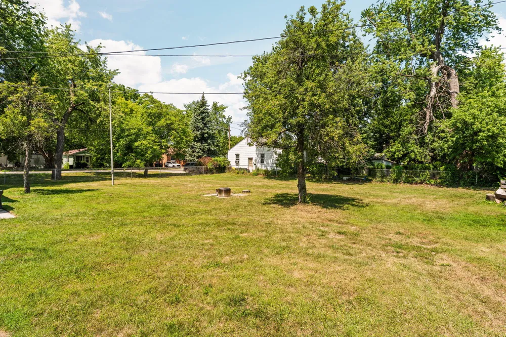 20402 Inkster Road Redford, MI 48240