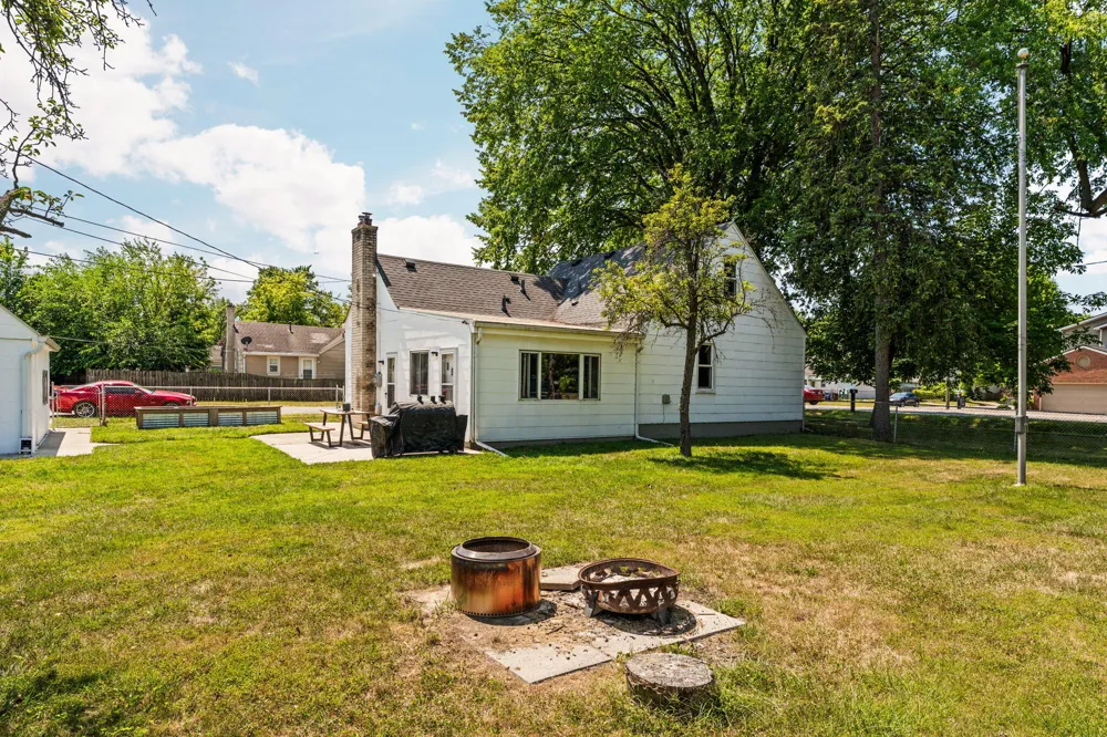20402 Inkster Road Redford, MI 48240