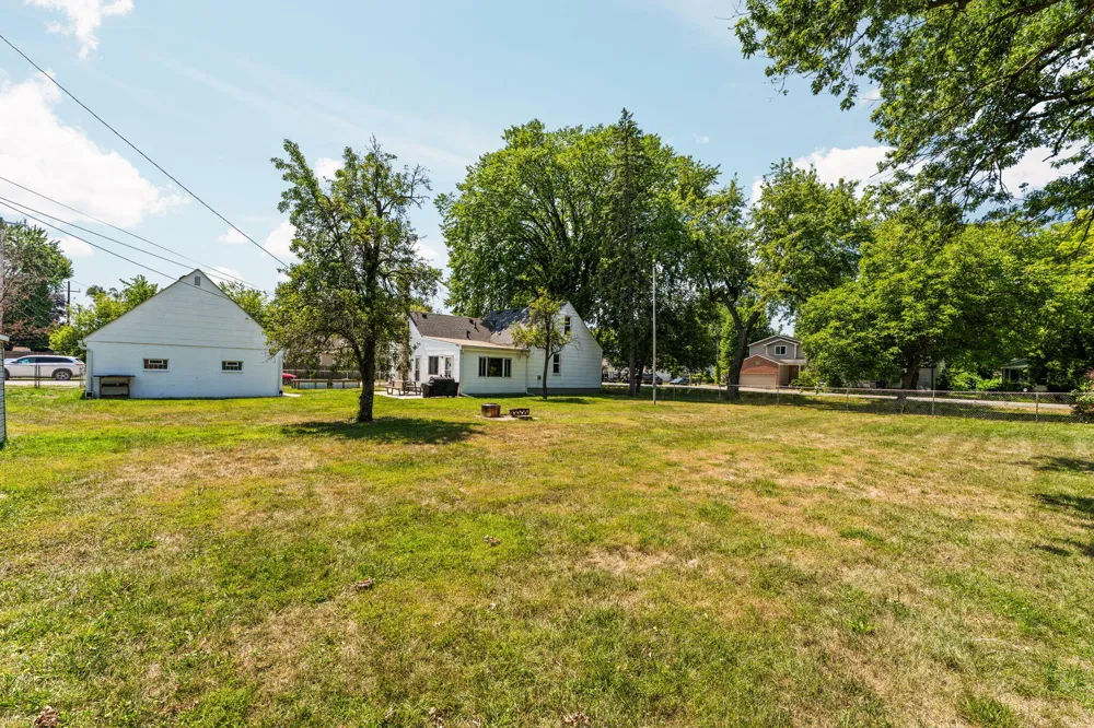 20402 Inkster Road Redford, MI 48240