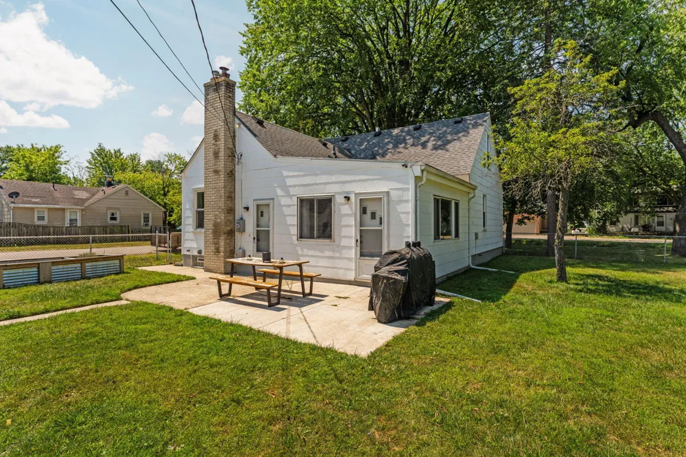 20402 Inkster Road Redford, MI 48240
