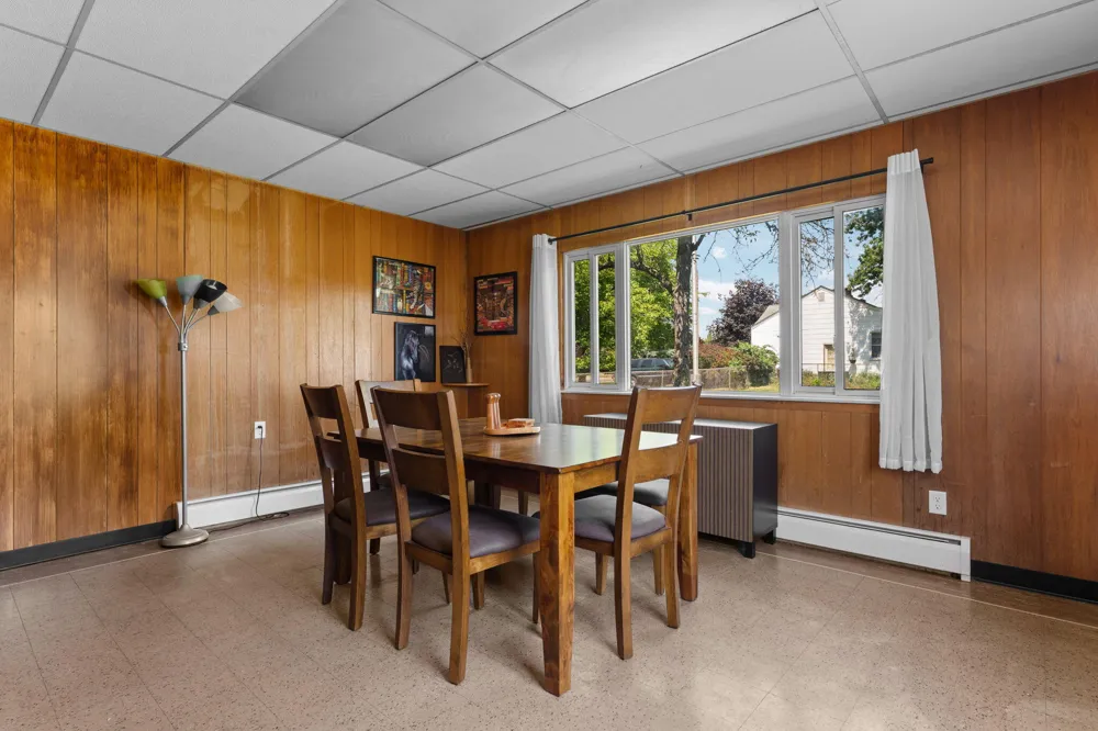 20402 Inkster Road Redford, MI 48240