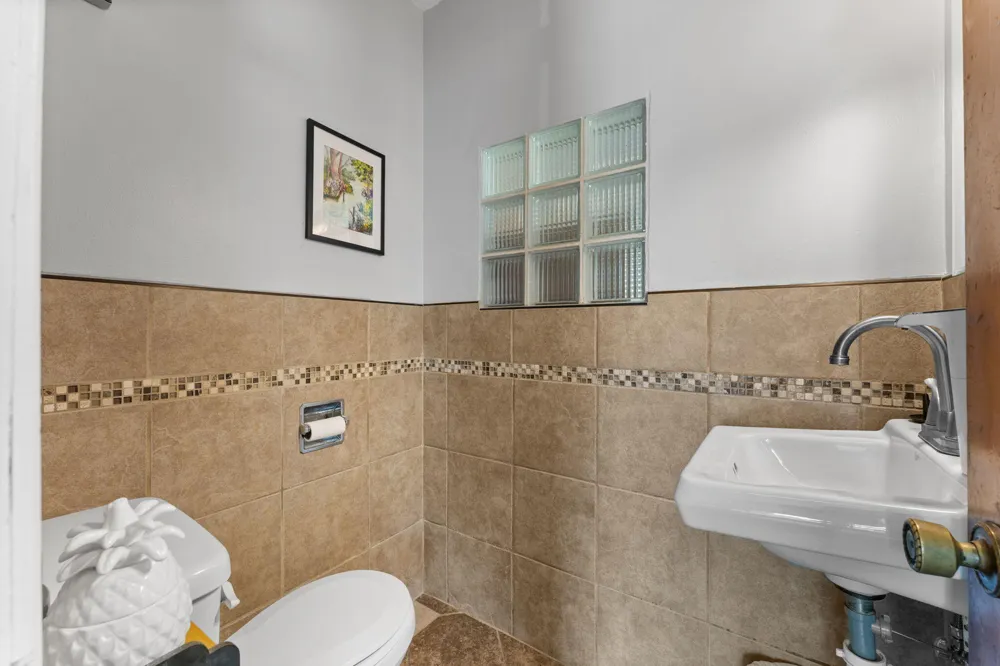 20402 Inkster Road Redford, MI 48240