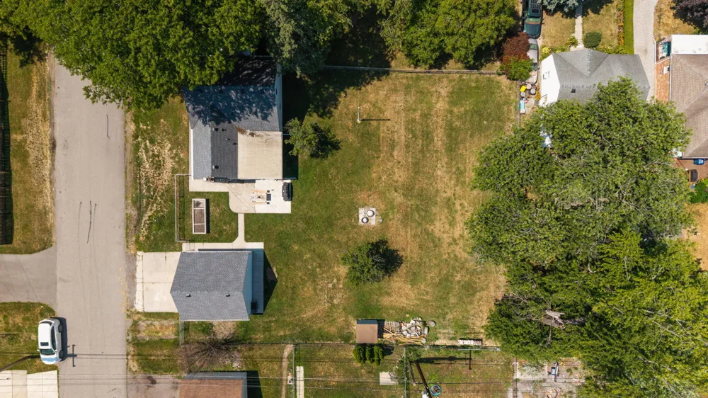 20402 Inkster Road Redford, MI 48240