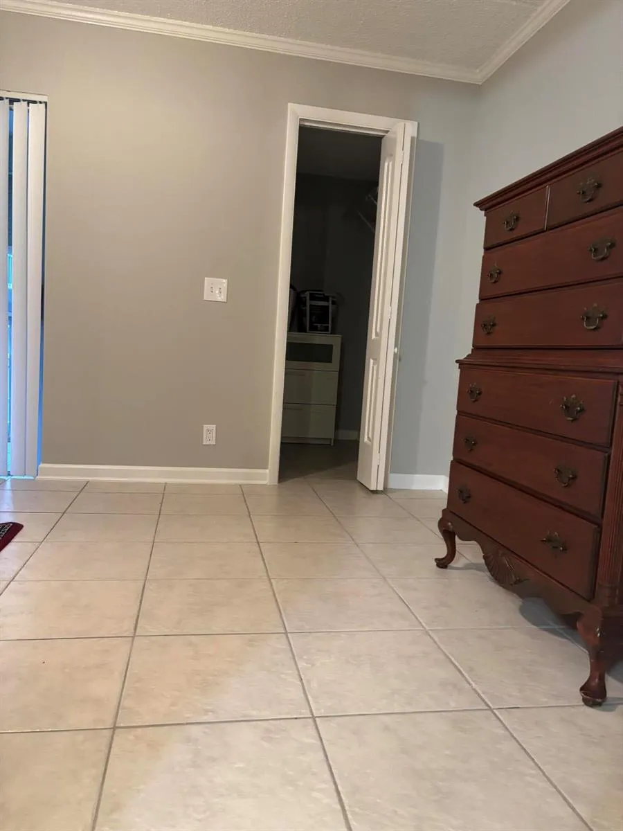 400 Village Green Circle W #202 Palm Springs, FL 33461