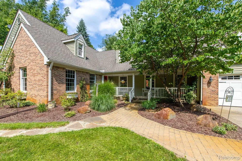 2411 Farmbrook Trail Addison Township, MI 48370
