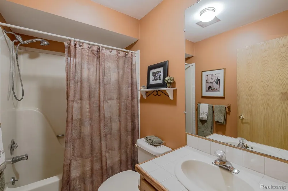 2411 Farmbrook Trail Addison Township, MI 48370
