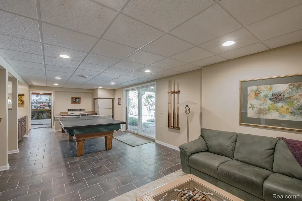 2411 Farmbrook Trail Addison Township, MI 48370