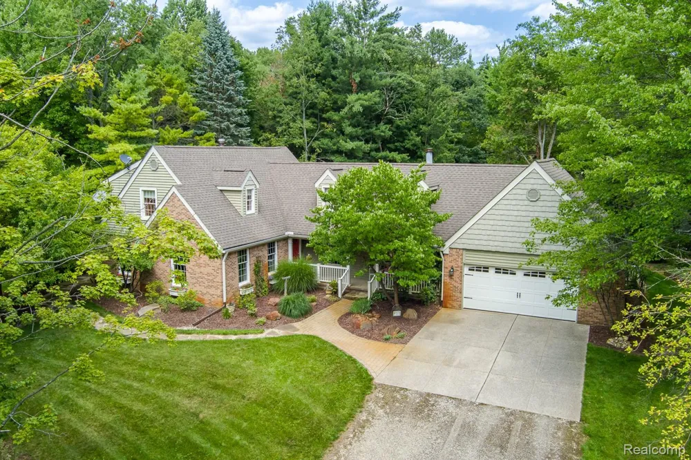 2411 Farmbrook Trail Addison Township, MI 48370