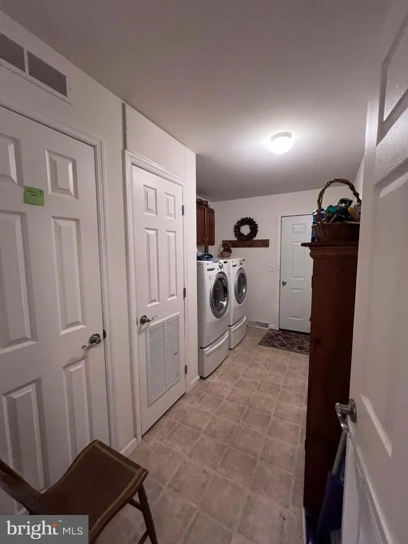 8 MADELEINE DR Myerstown, PA 17067