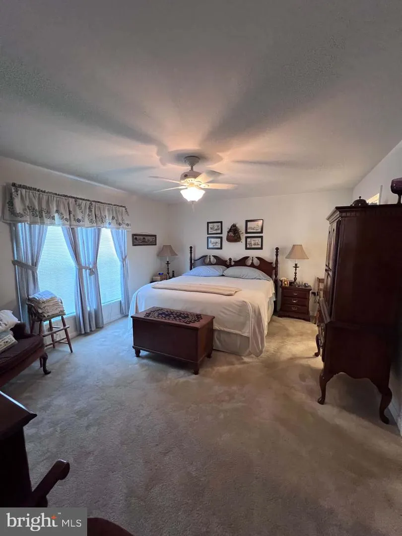 8 MADELEINE DR Myerstown, PA 17067
