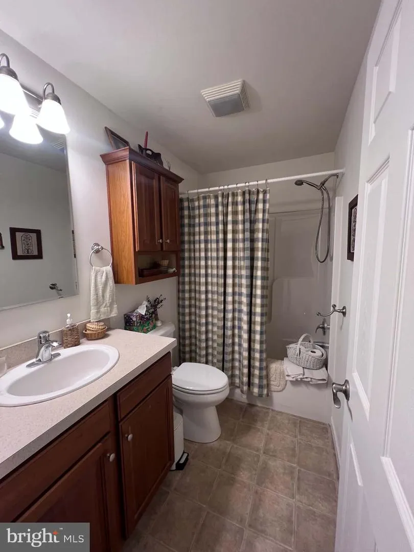 8 MADELEINE DR Myerstown, PA 17067