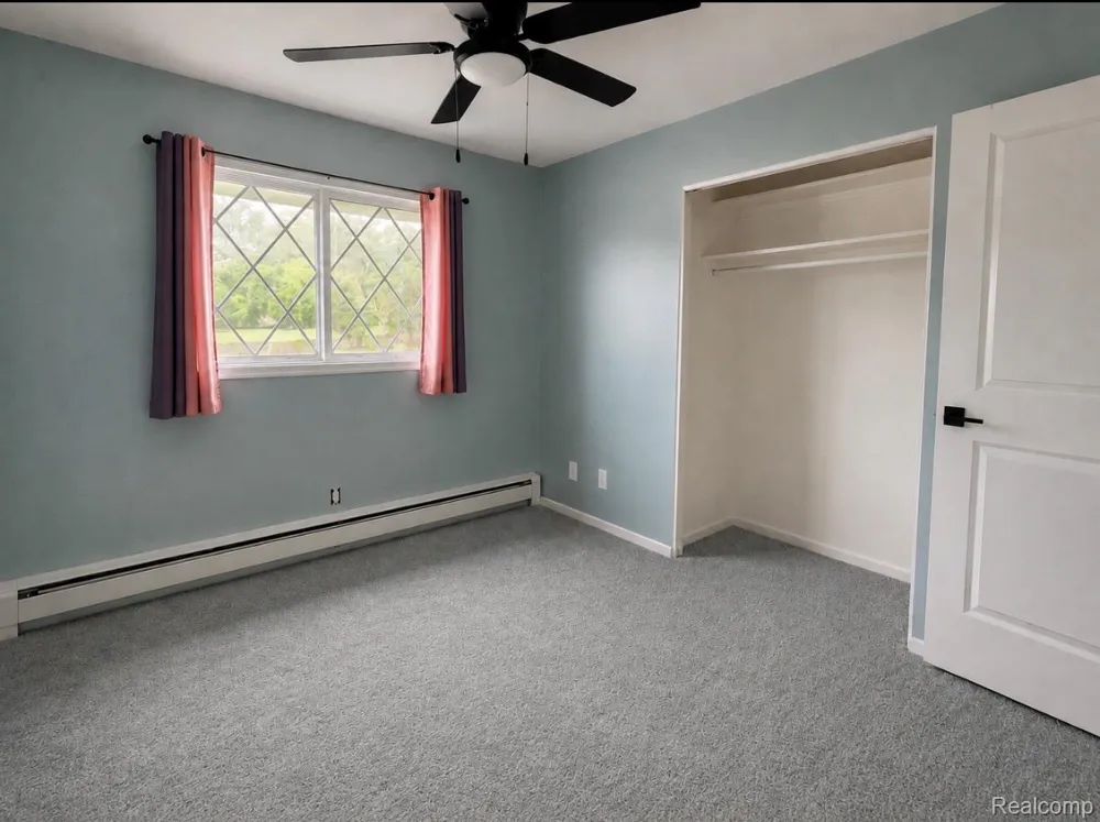 38185 Willowmere Street Harrison Charter Township, MI 48045