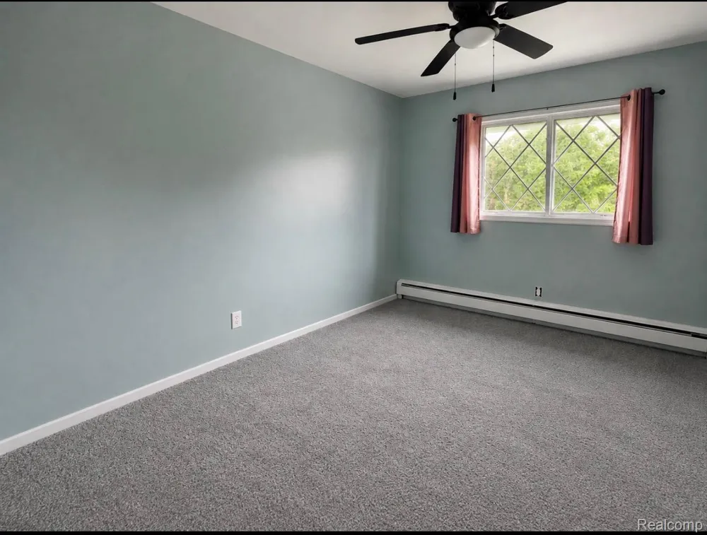 38185 Willowmere Street Harrison Charter Township, MI 48045