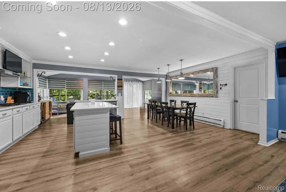 38185 Willowmere Street Harrison Charter Township, MI 48045