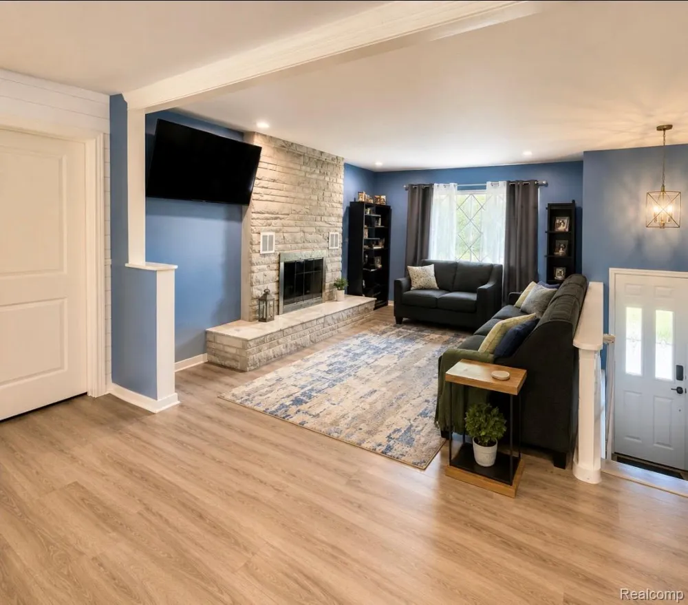 38185 Willowmere Street Harrison Charter Township, MI 48045