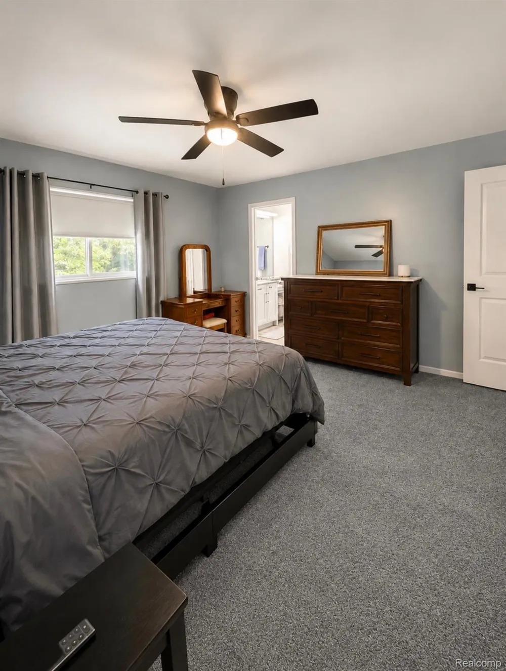 38185 Willowmere Street Harrison Charter Township, MI 48045
