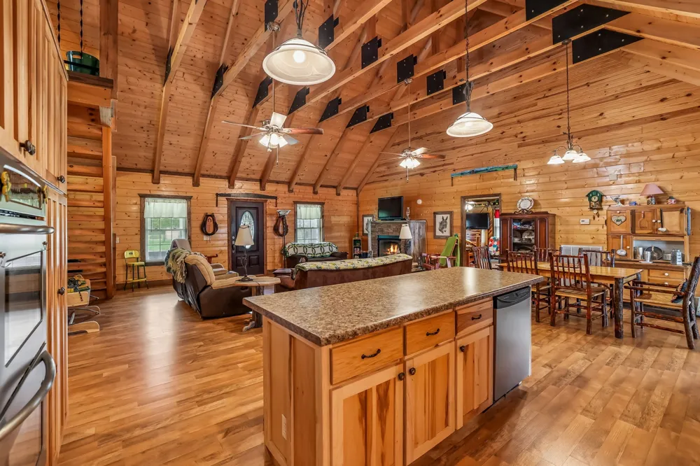 4012 Payne Cove Rd Pelham, TN 37366