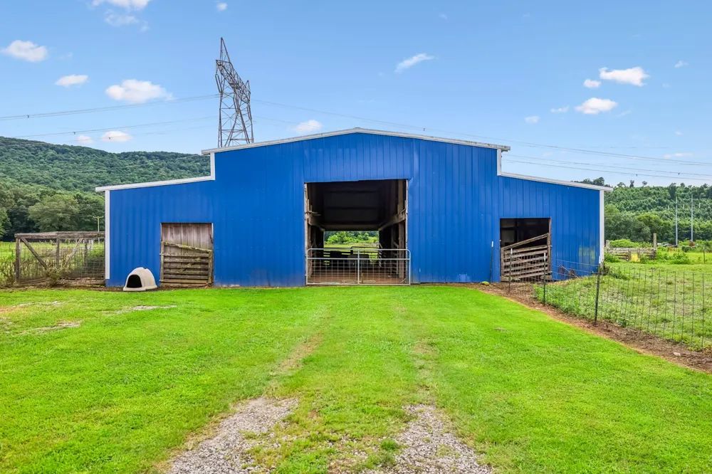 4012 Payne Cove Rd Pelham, TN 37366