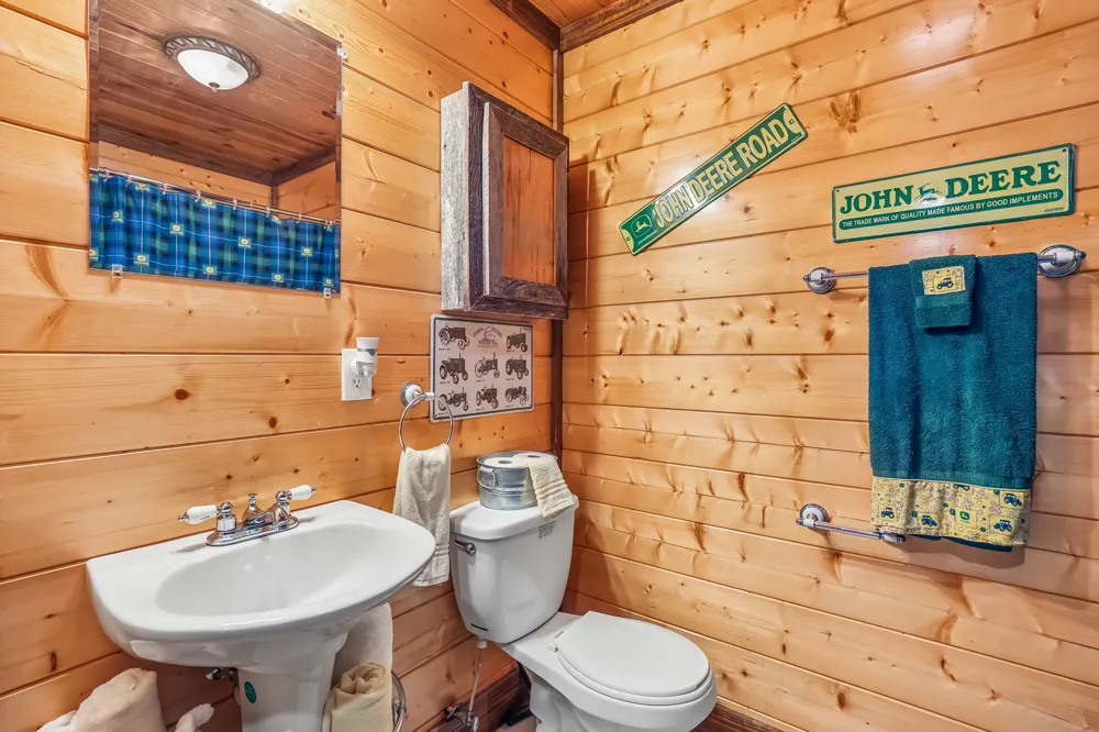 4012 Payne Cove Rd Pelham, TN 37366