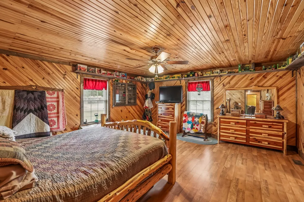 4012 Payne Cove Rd Pelham, TN 37366