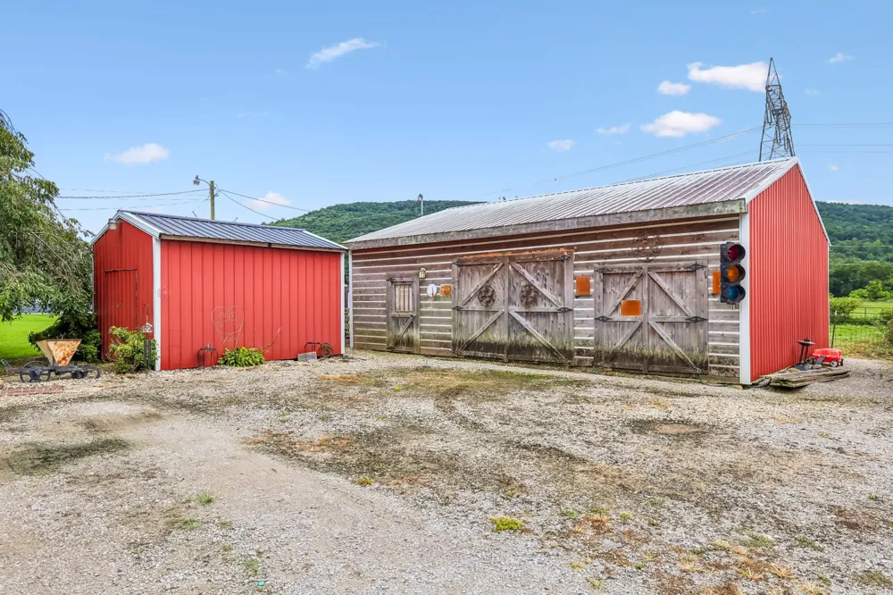 4012 Payne Cove Rd Pelham, TN 37366