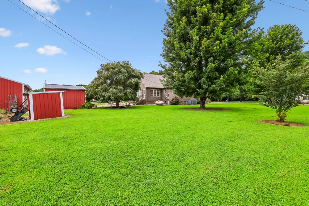 4012 Payne Cove Rd Pelham, TN 37366