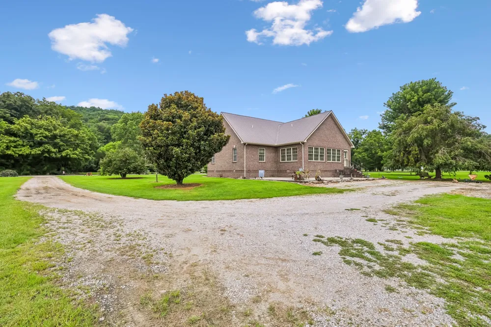 4012 Payne Cove Rd Pelham, TN 37366
