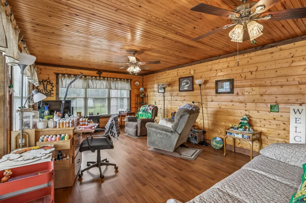 4012 Payne Cove Rd Pelham, TN 37366