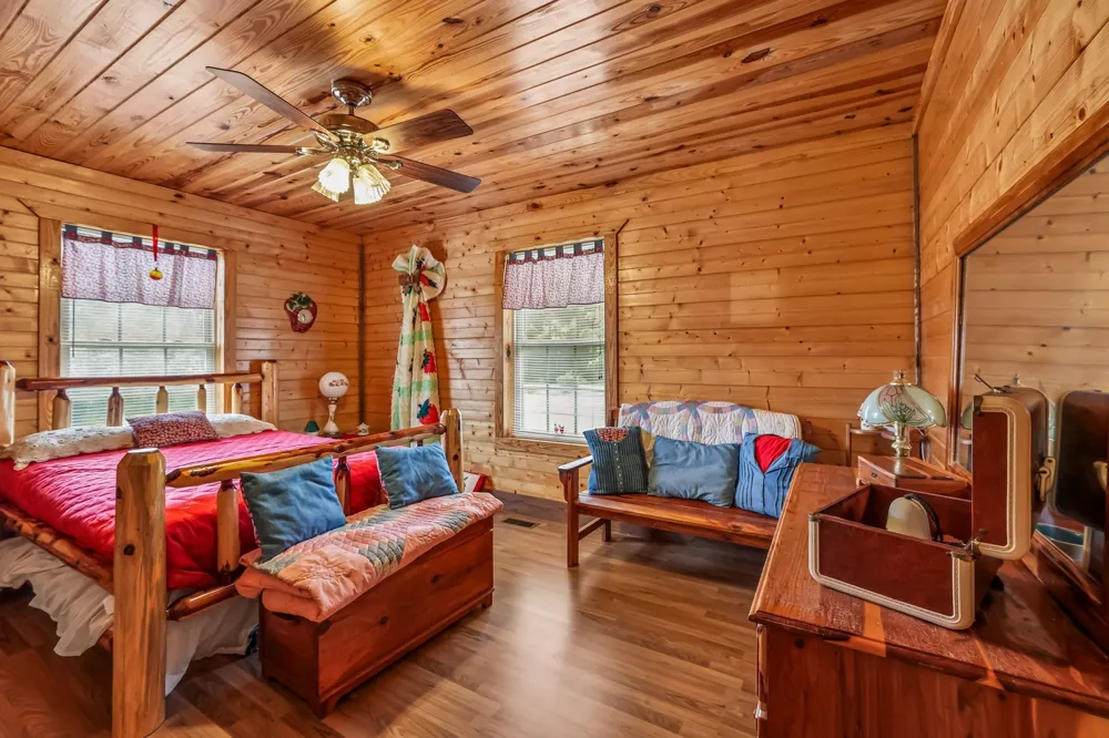 4012 Payne Cove Rd Pelham, TN 37366